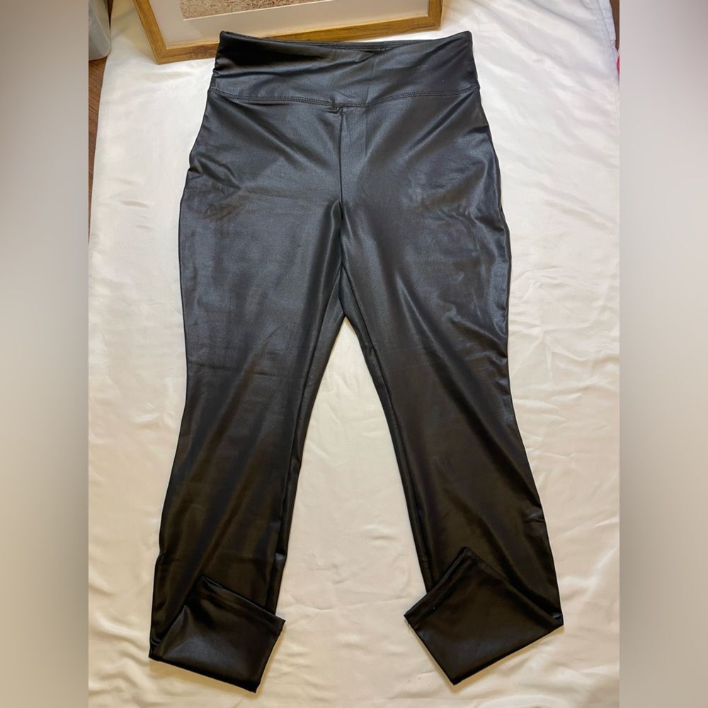 Wild Fable size medium black faux leather linned leggings